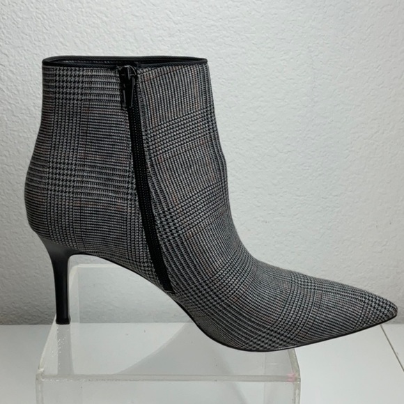 Cabi Dandy Glen Plaid Ankle Booties Gray Black White Red Size 9 - Picture 6 of 10